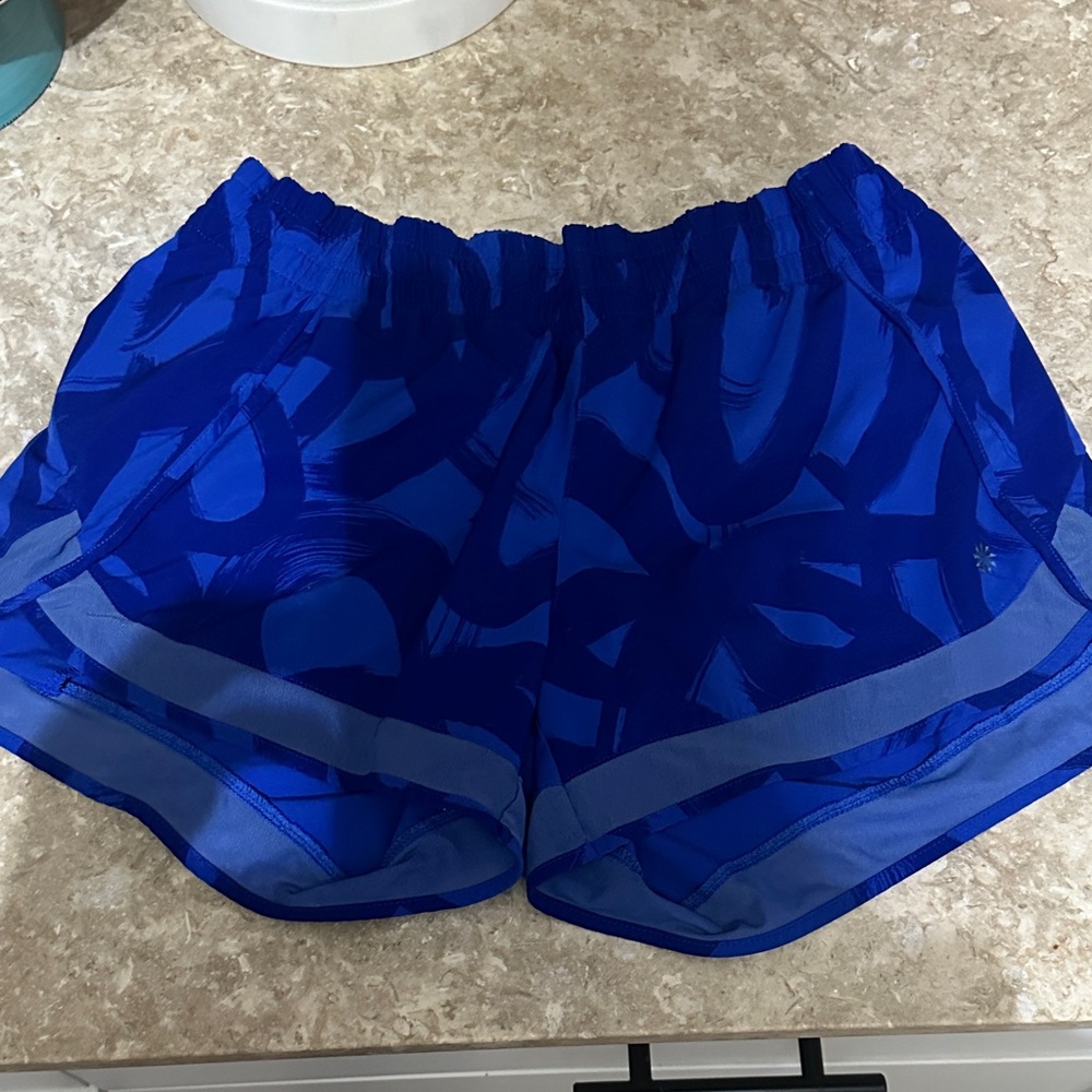 Athleta Women's Blue small mesh short. 14.5’ waist. EUC
